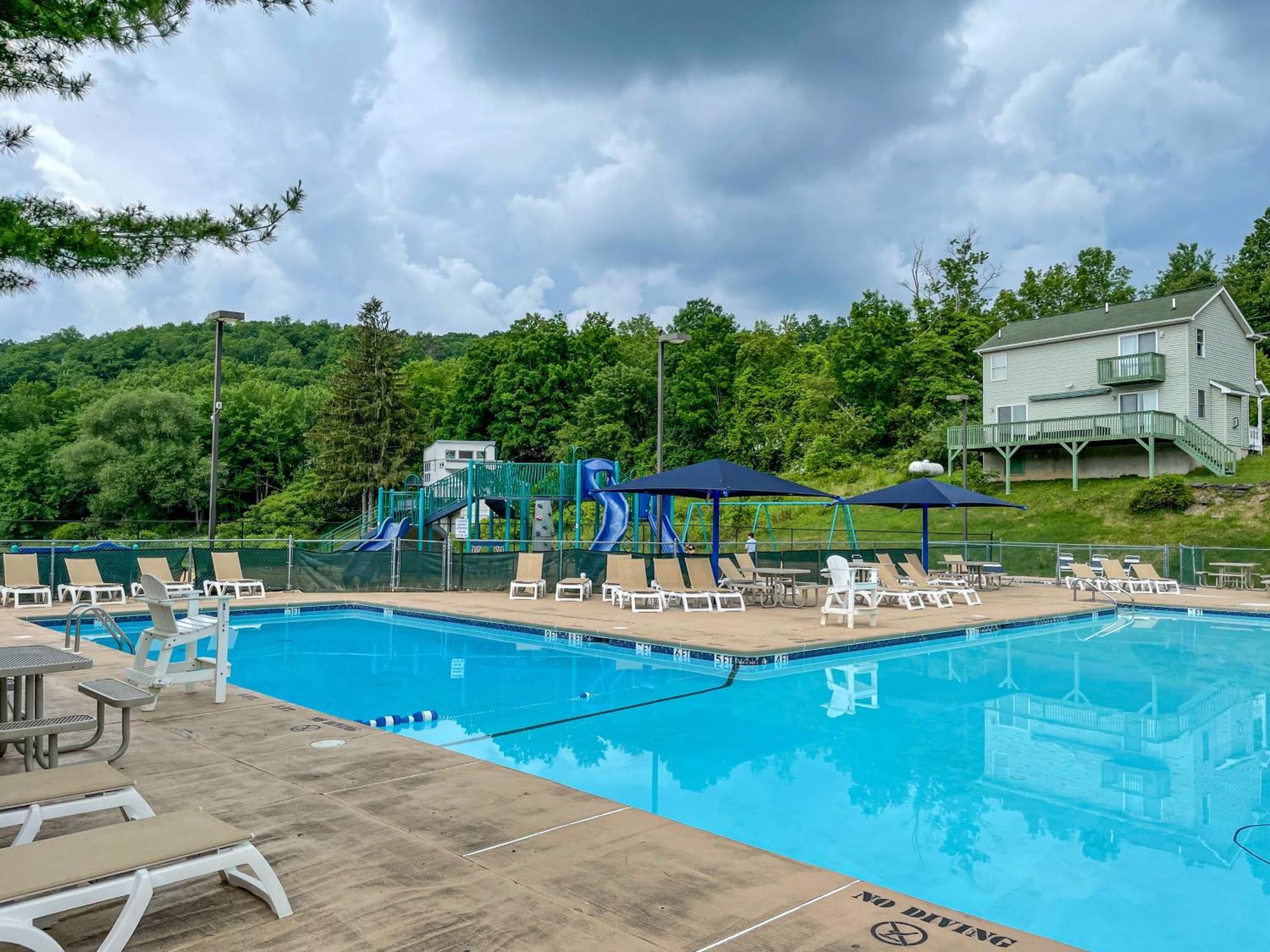 Premier Cozy Cabin - Free Amenities & Comm Indoor Pools Bushkill Εξωτερικό φωτογραφία