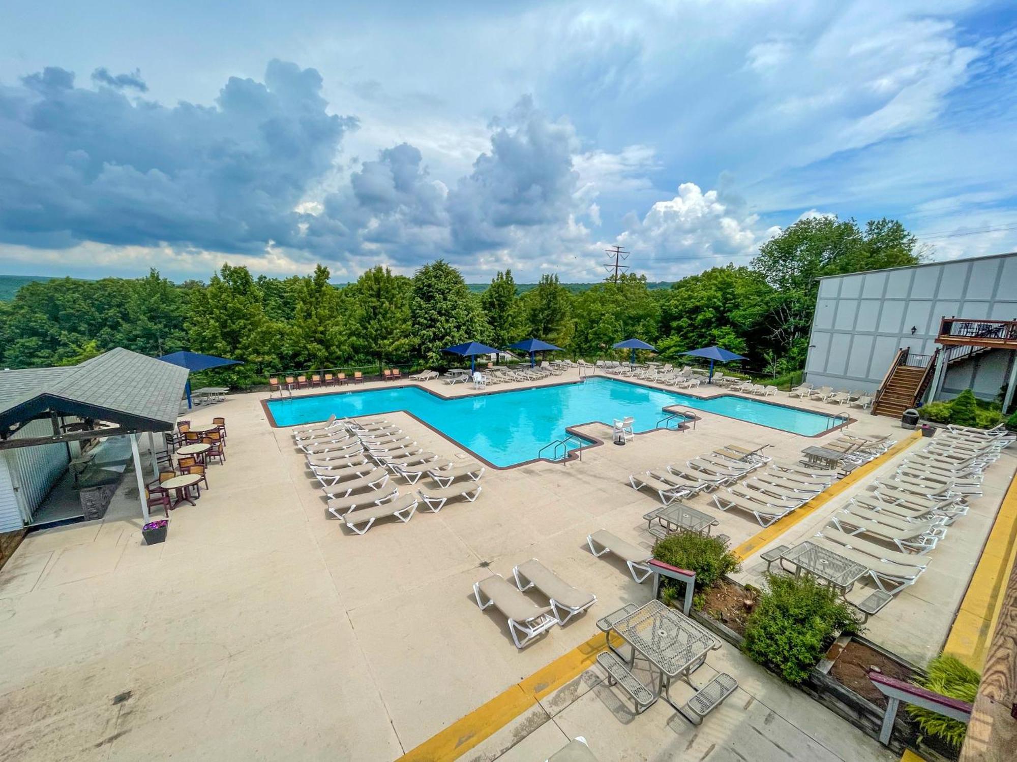 Premier Cozy Cabin - Free Amenities & Comm Indoor Pools Bushkill Εξωτερικό φωτογραφία