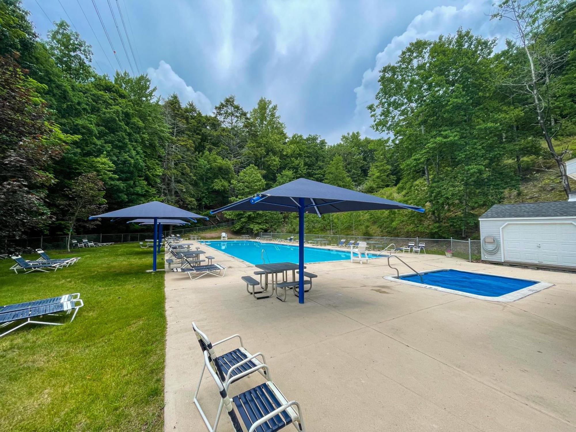 Premier Cozy Cabin - Free Amenities & Comm Indoor Pools Bushkill Εξωτερικό φωτογραφία